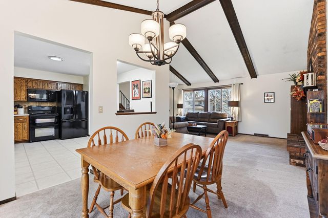 6640 Flag Avenue N, Brooklyn Park, MN 55428