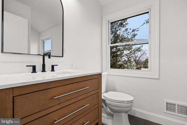 1752 LARK LN, Cherry Hill, NJ 08003