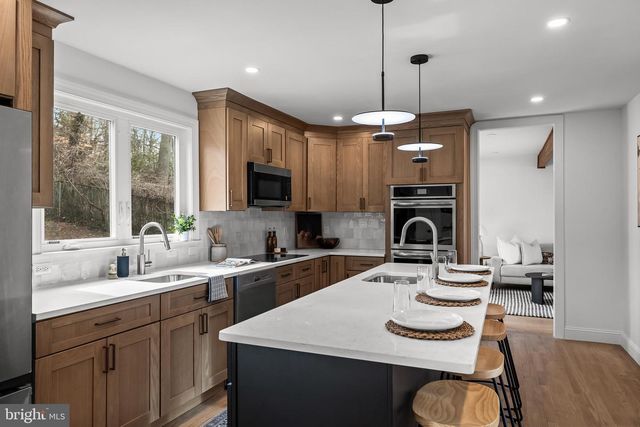 1752 LARK LN, Cherry Hill, NJ 08003