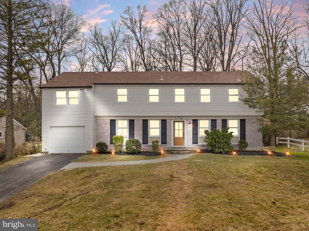 1752 LARK LN, Cherry Hill, NJ 08003