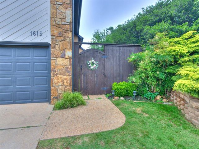 1615 Fox Hollow Ridge, Oklahoma City, OK 73131