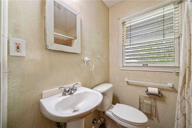 1018 Mcclendon St, Corpus Christi, TX 78404