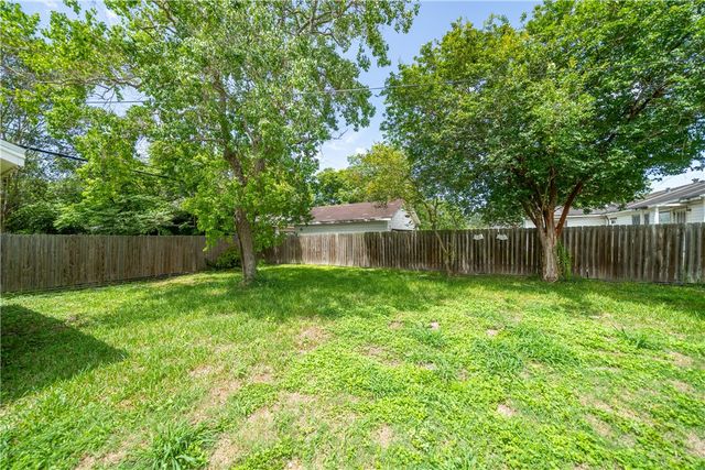 1018 Mcclendon St, Corpus Christi, TX 78404