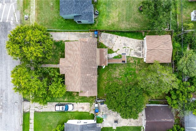 1018 Mcclendon St, Corpus Christi, TX 78404