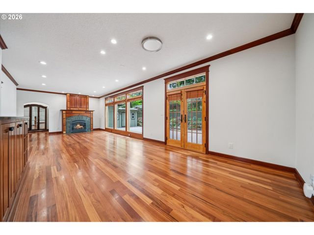 16686 Maple Cir, Lake Oswego, OR 97034