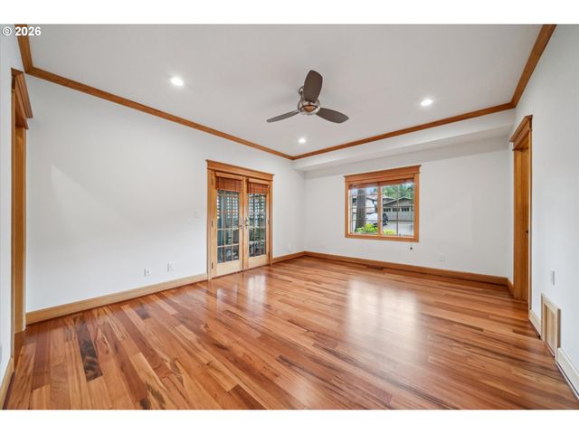 16686 Maple Cir, Lake Oswego, OR 97034