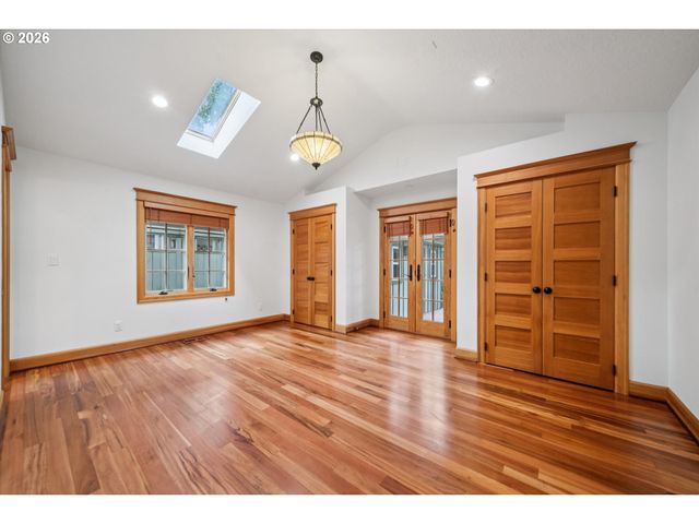 16686 Maple Cir, Lake Oswego, OR 97034