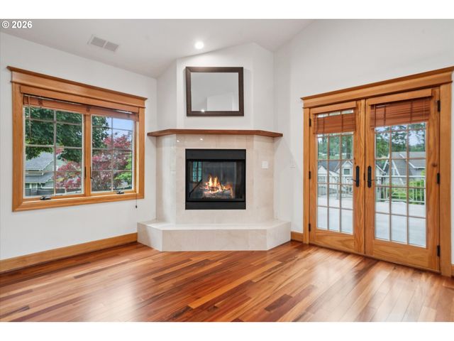 16686 Maple Cir, Lake Oswego, OR 97034
