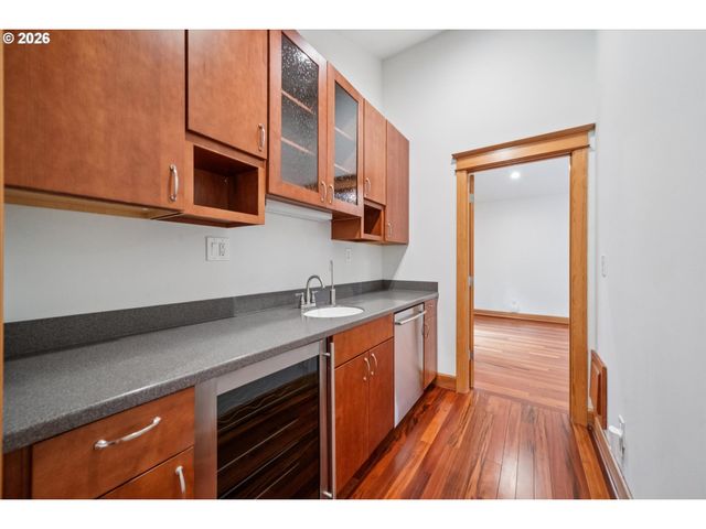 16686 Maple Cir, Lake Oswego, OR 97034