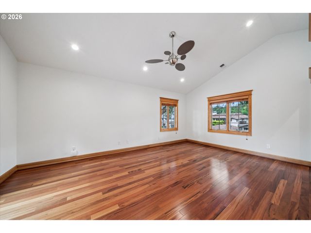 16686 Maple Cir, Lake Oswego, OR 97034