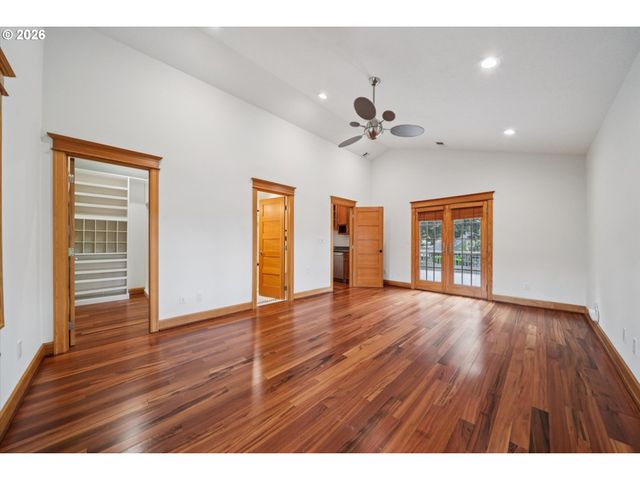 16686 Maple Cir, Lake Oswego, OR 97034