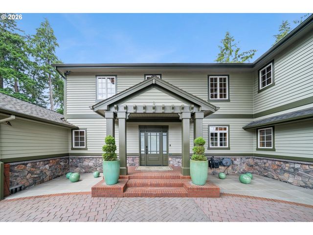 16686 Maple Cir, Lake Oswego, OR 97034