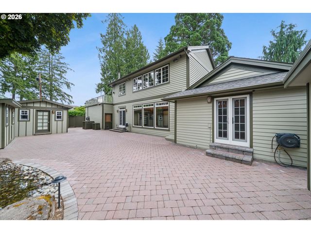 16686 Maple Cir, Lake Oswego, OR 97034
