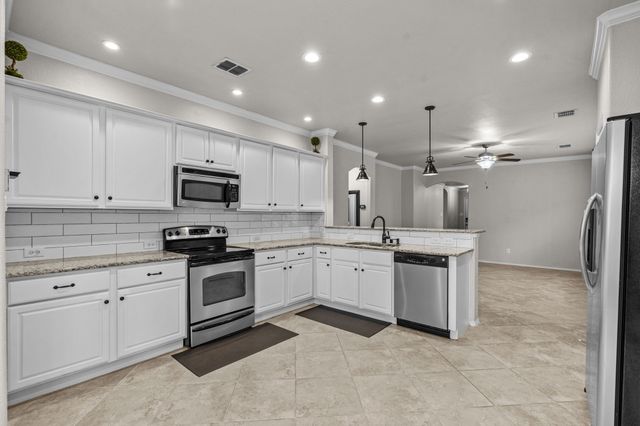 9005 Holliday Lane, Cross Roads, TX 76227