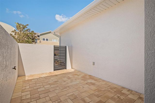 199 E LIVE OAK STREET, Tarpon Springs, FL 34689