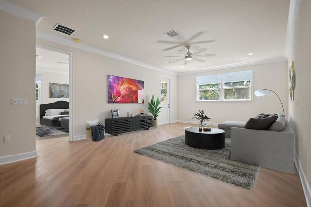 199 E LIVE OAK STREET, Tarpon Springs, FL 34689