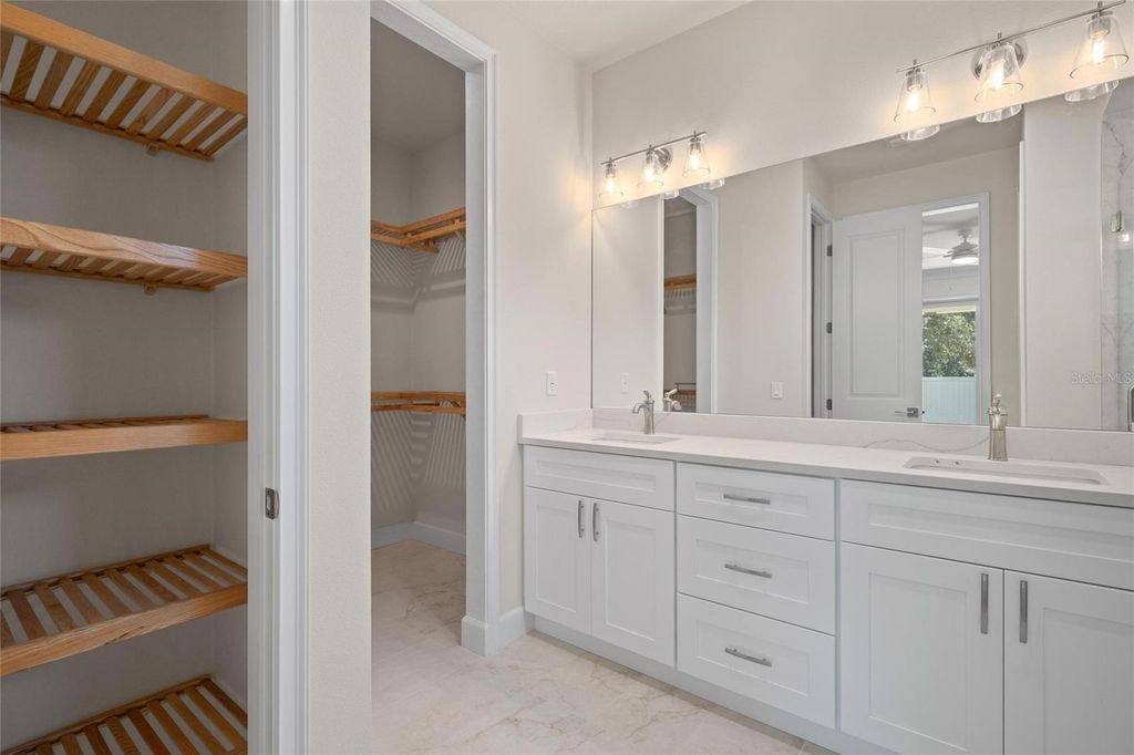 Image 15 of property listing at 199 E LIVE OAK STREET, Tarpon Springs, FL 34689