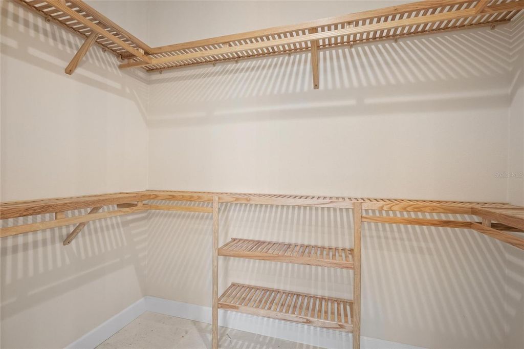 Image 17 of property listing at 199 E LIVE OAK STREET, Tarpon Springs, FL 34689