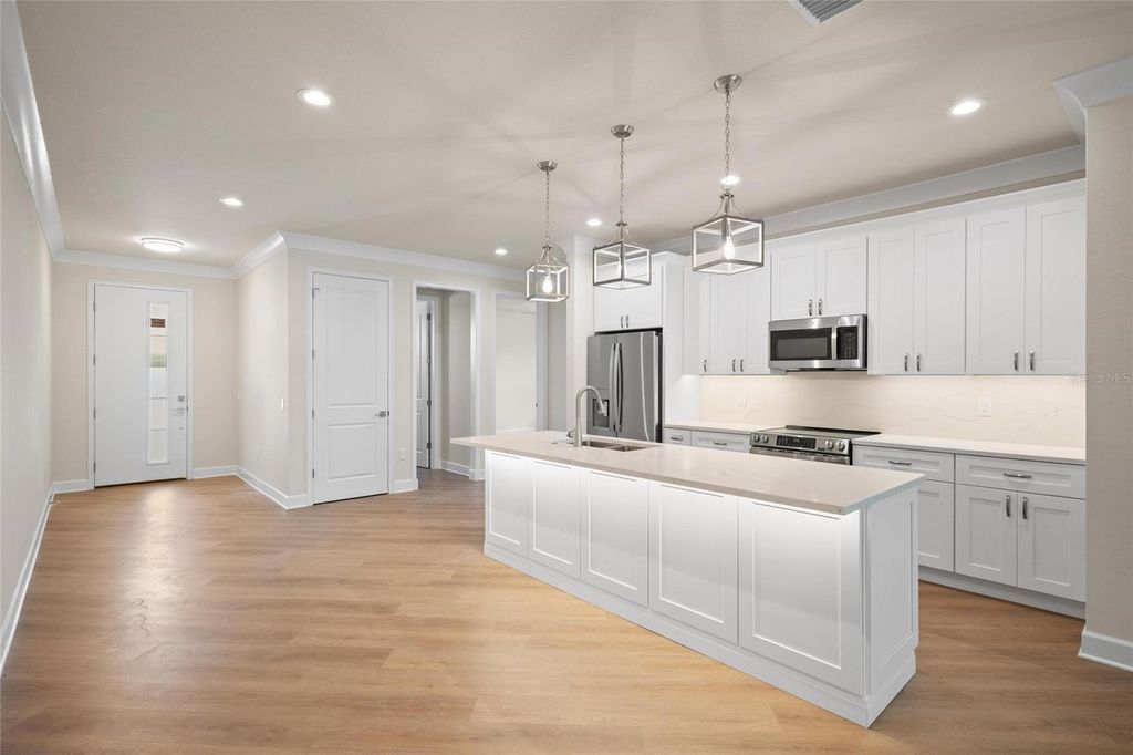 Image 6 of property listing at 199 E LIVE OAK STREET, Tarpon Springs, FL 34689