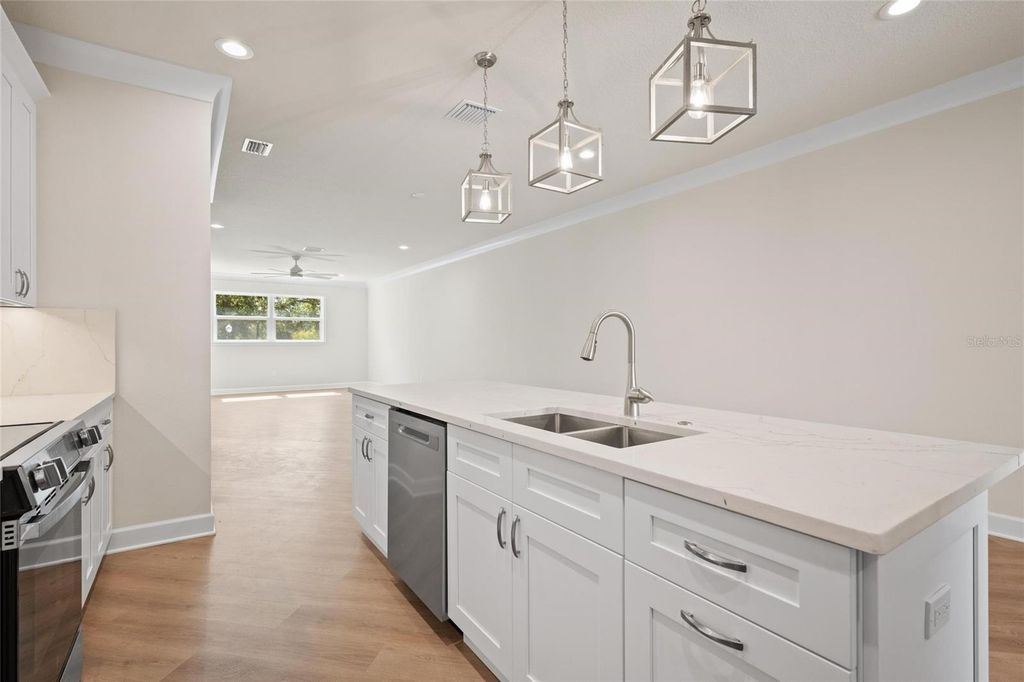 Image 10 of property listing at 199 E LIVE OAK STREET, Tarpon Springs, FL 34689