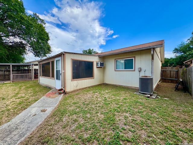 7163 SPRING GROVE ST, San Antonio, TX 78249