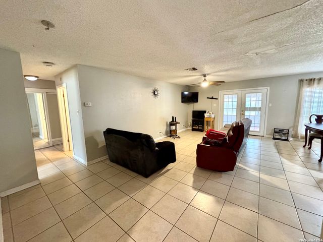 7163 SPRING GROVE ST, San Antonio, TX 78249