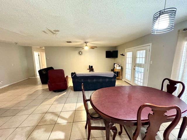 7163 SPRING GROVE ST, San Antonio, TX 78249