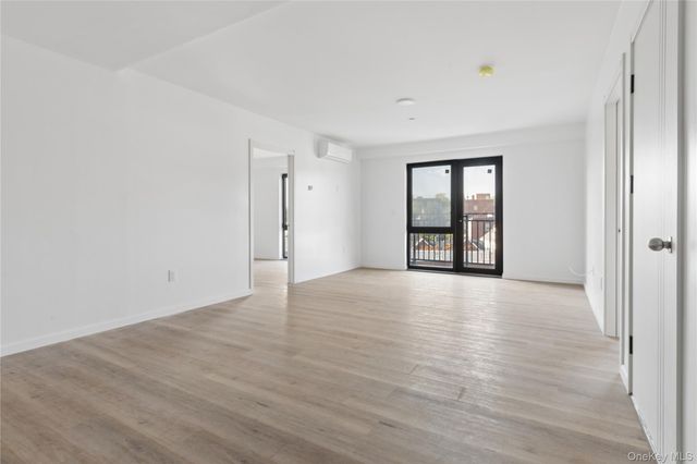 70-25 Queens Boulevard 7H, Woodside, NY 11377