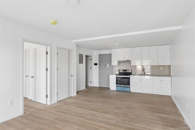 70-25 Queens Boulevard 7H, Woodside, NY 11377