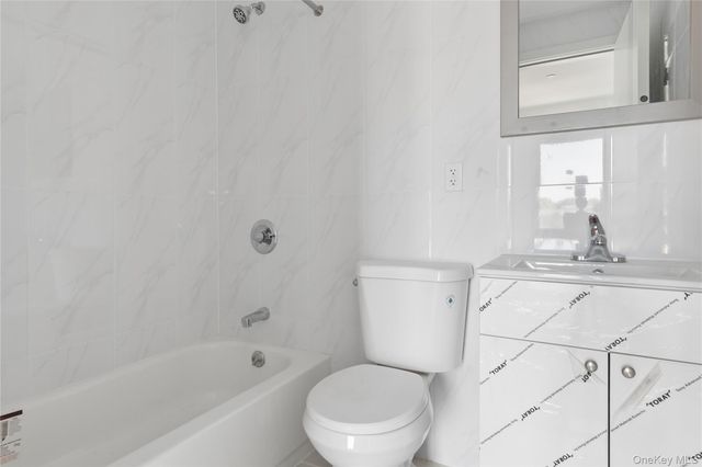 70-25 Queens Boulevard 7H, Woodside, NY 11377