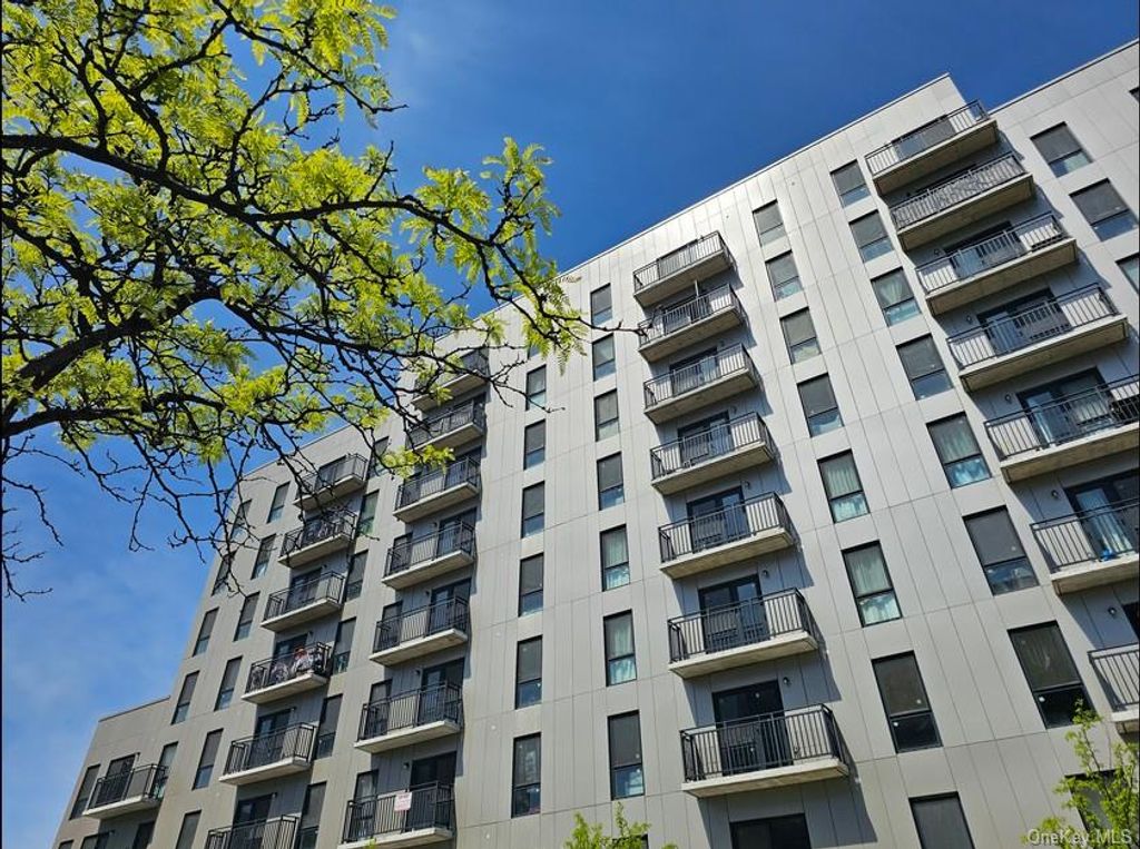 70-25 Queens Boulevard 7H, Woodside, NY 11377
