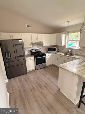 302 ALGONQUIN TRL, Browns Mills, NJ 08015