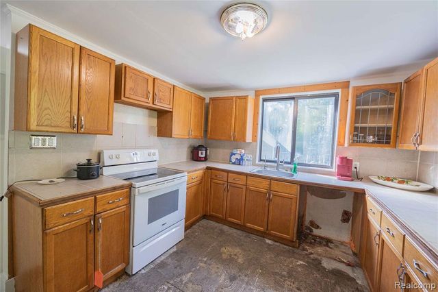 24224 Sumpter Road, Belleville, MI 48111