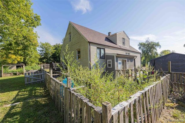 24224 Sumpter Road, Belleville, MI 48111