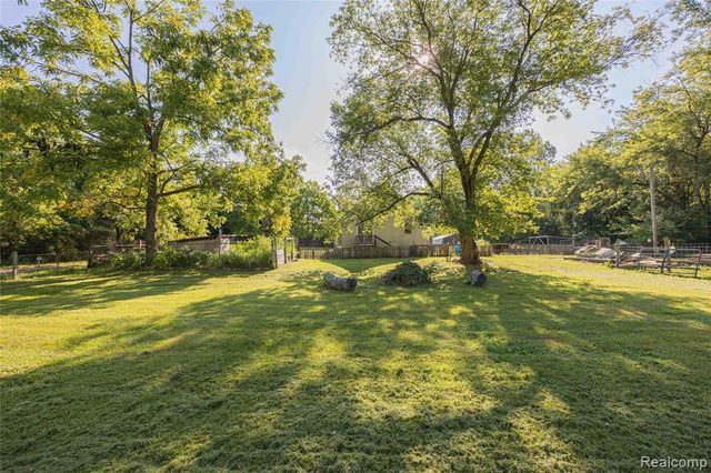 24224 Sumpter Road, Belleville, MI 48111