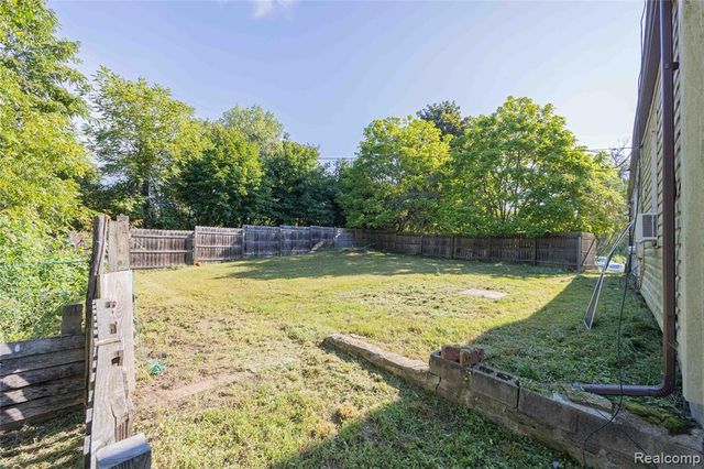 24224 Sumpter Road, Belleville, MI 48111
