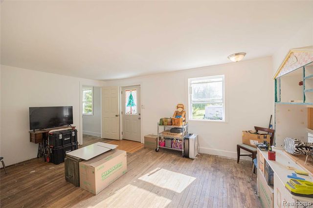 24224 Sumpter Road, Belleville, MI 48111