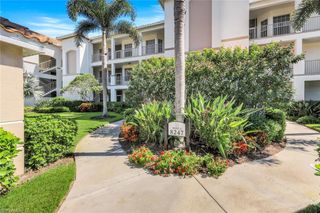 8247 Parkstone PL 205, Naples, FL 34120