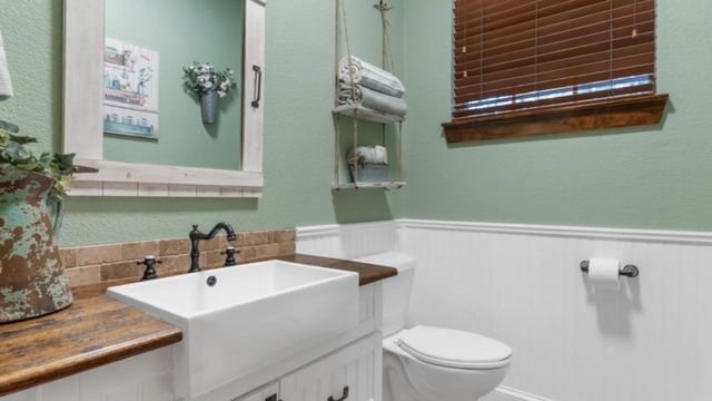 218 River Oaks Drive, Combine, TX 75159