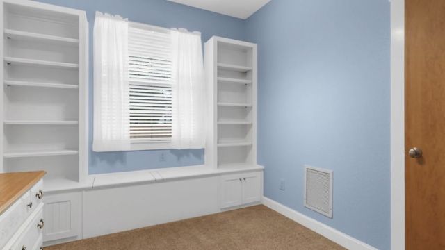 218 River Oaks Drive, Combine, TX 75159