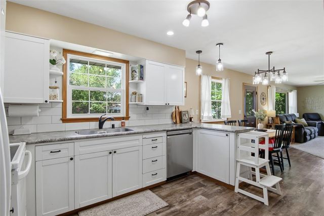 3027 Saturn Avenue, Eau Claire, WI 54703
