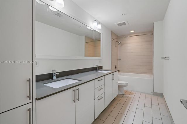 999 SW 1 AVENUE 2411, Miami, FL 33130