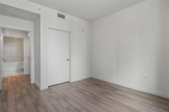 999 SW 1 AVENUE 2411, Miami, FL 33130