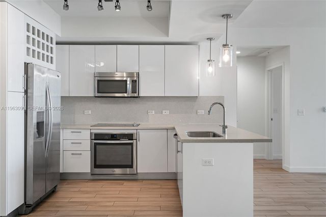 999 SW 1 AVENUE 2411, Miami, FL 33130