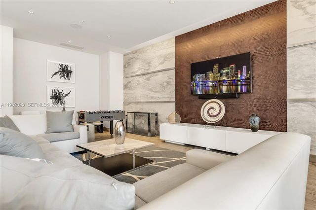 999 SW 1 AVENUE 2411, Miami, FL 33130