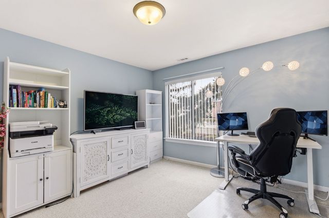 263 S Clubhouse Drive 205, Palatine, IL 60067