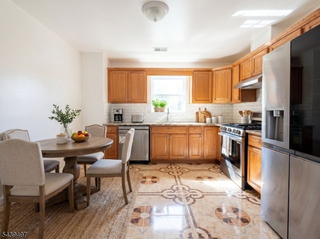 64 Montclair Ave 3, Newark City, NJ 07104