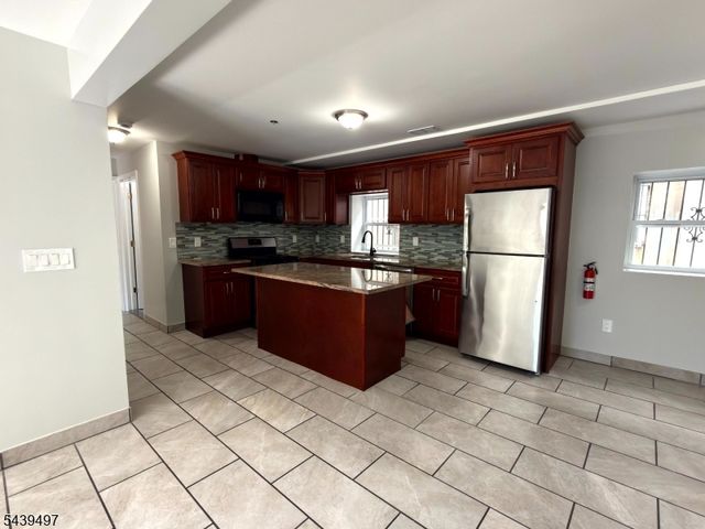 64 Montclair Ave 3, Newark City, NJ 07104