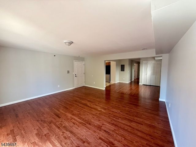 64 Montclair Ave 3, Newark City, NJ 07104