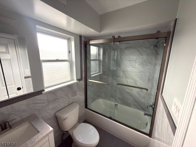 64 Montclair Ave 3, Newark City, NJ 07104